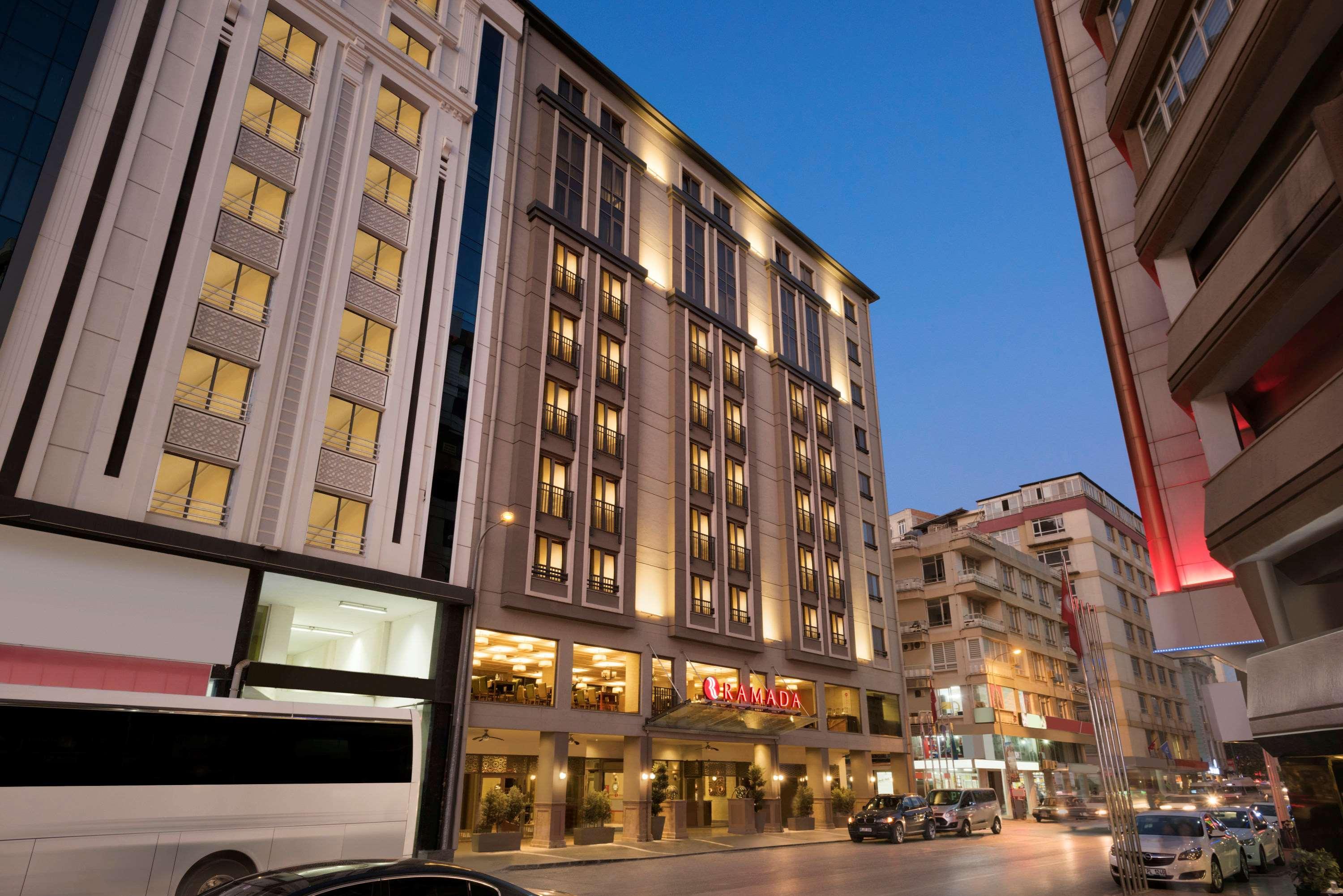 Ramada Hotel & Suites Адана Екстер'єр фото