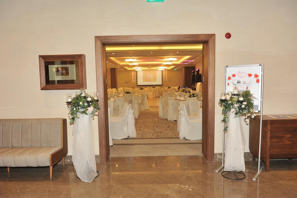 Ramada Hotel & Suites Адана Екстер'єр фото