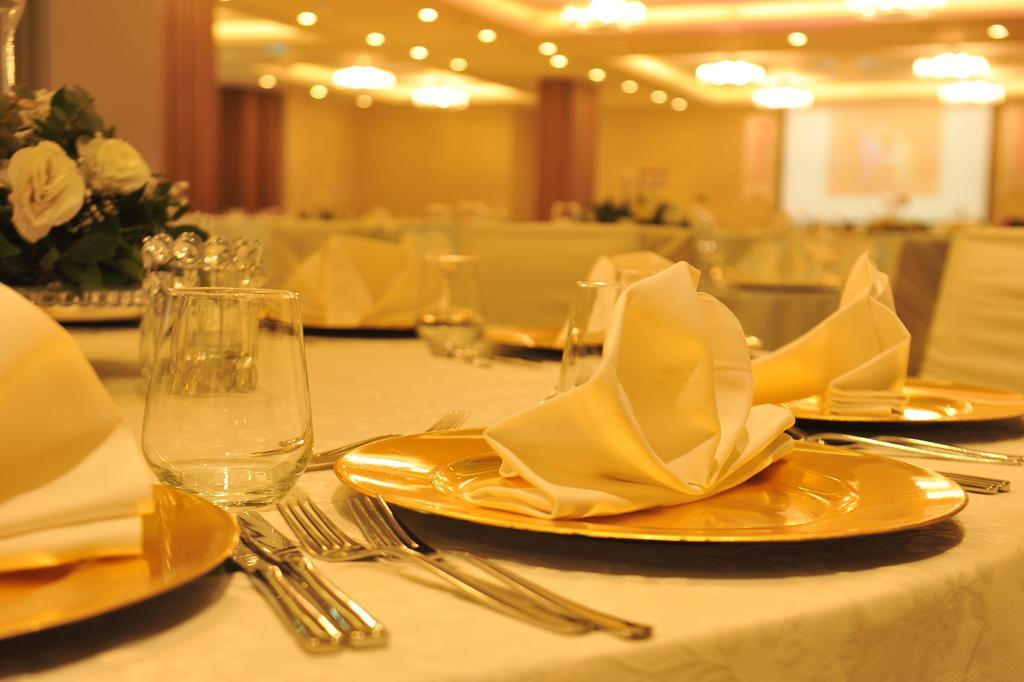 Ramada Hotel & Suites Адана Екстер'єр фото